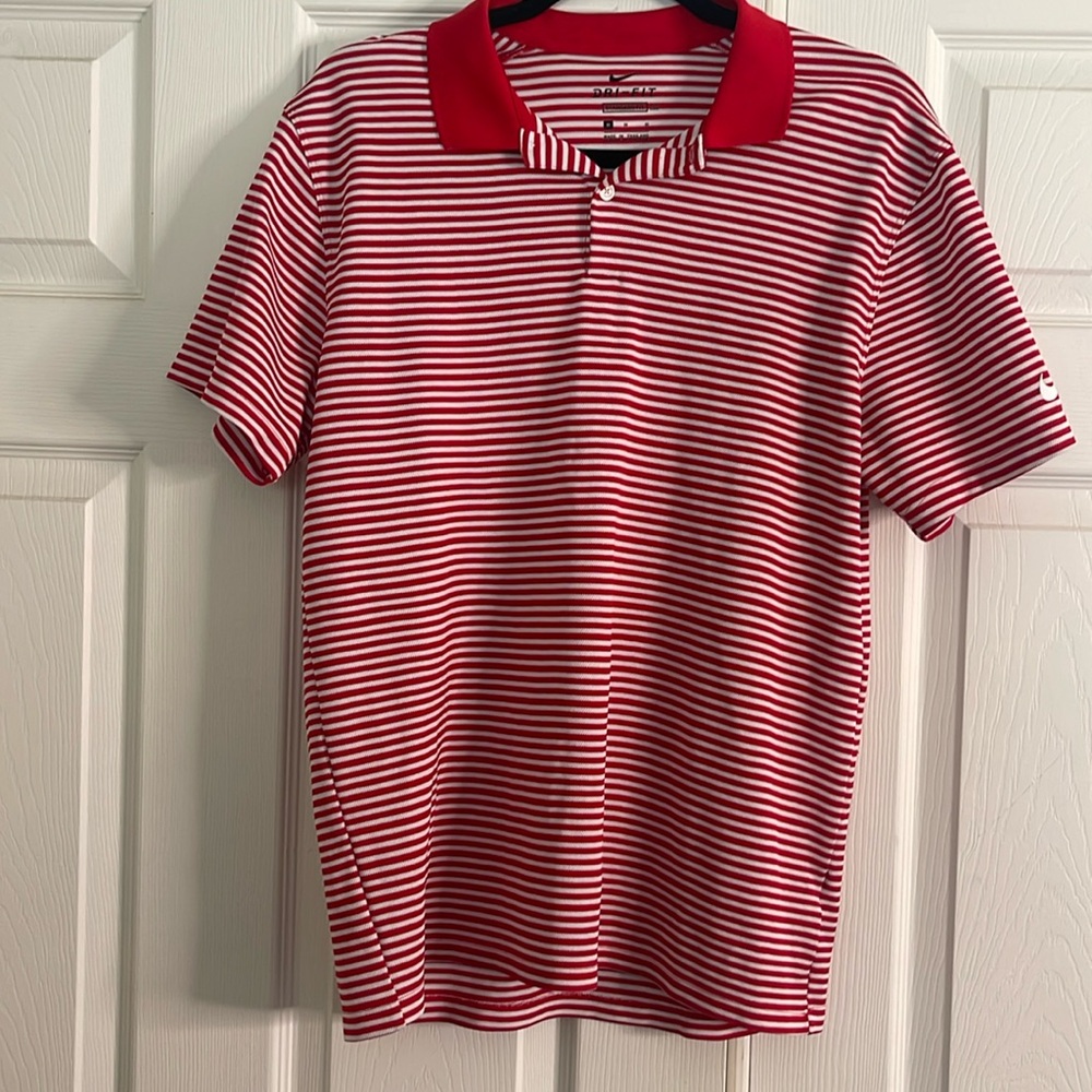 Men’s Nike Dri-Fit polo style shirt. Size Medium.